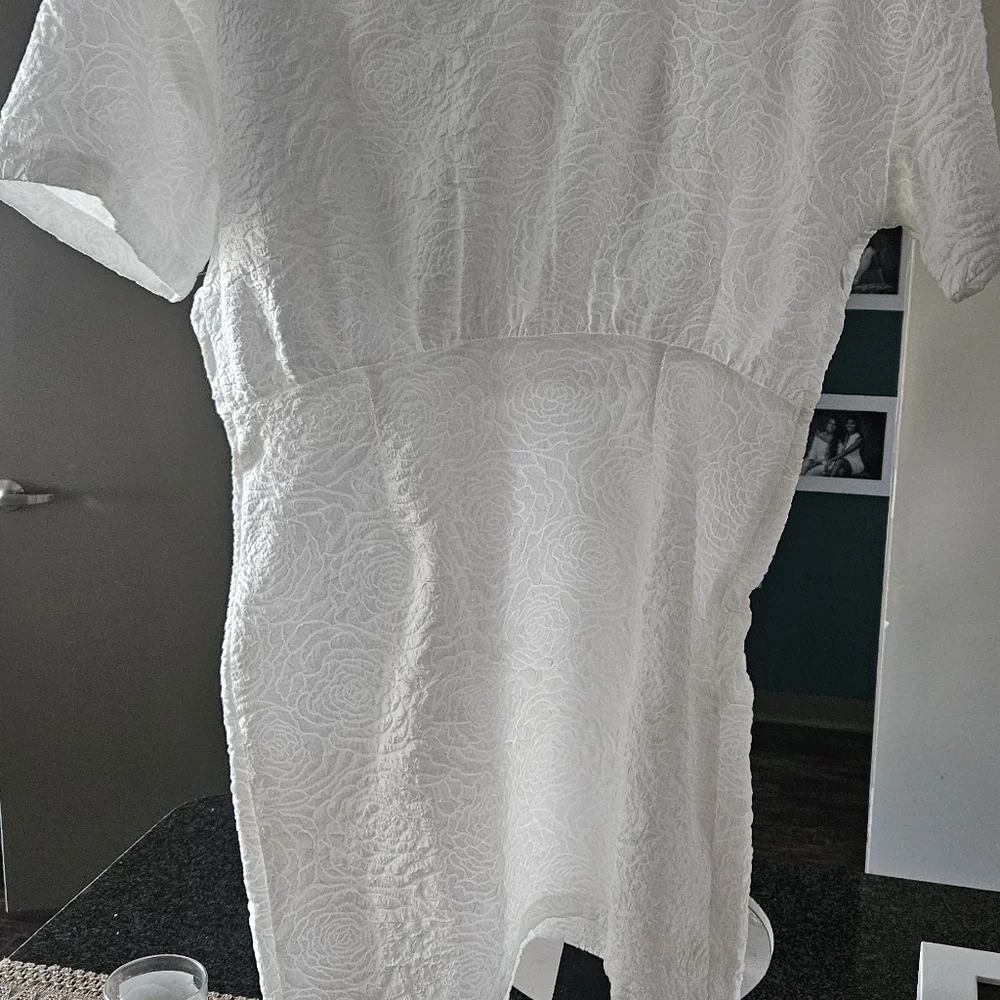 Dress - Picture 4 of 4